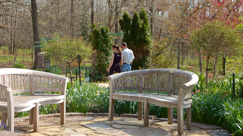 Overland Park Arboretum and Botanical Gardens in Overland Park, Kansas ...